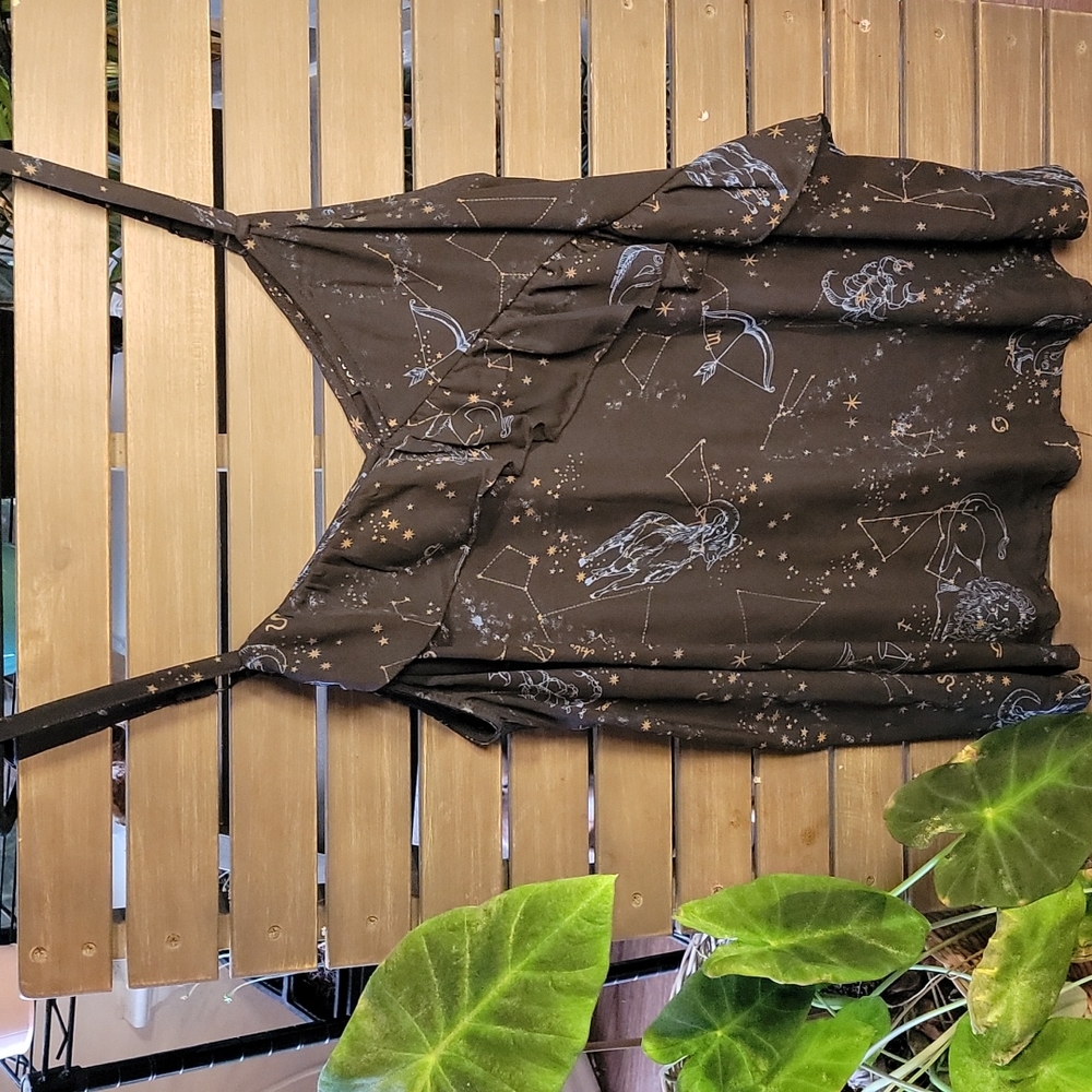 Torrid 00 Astrolgy Flowing Top